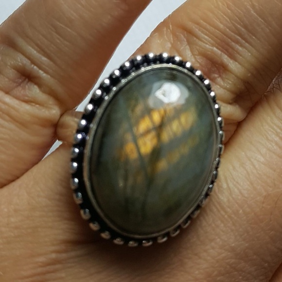 Labradorite Gemstone Ring in Silver Setting - Picture 7 of 8